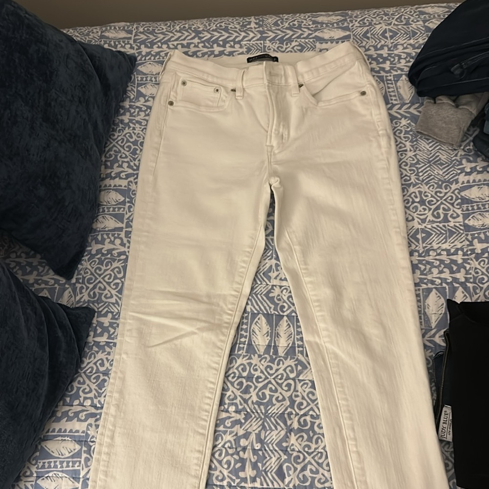 J Crew Mercantile white jeans 28x28